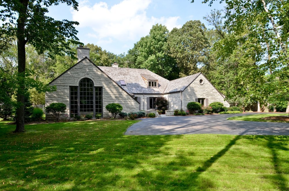 1516 E Dean Rd, Fox Point, WI 53217 photo 1