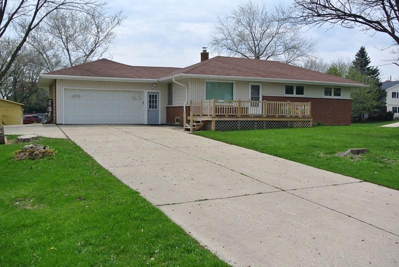11631 W Bobolink Ave, Milwaukee, WI 53225 photo 1