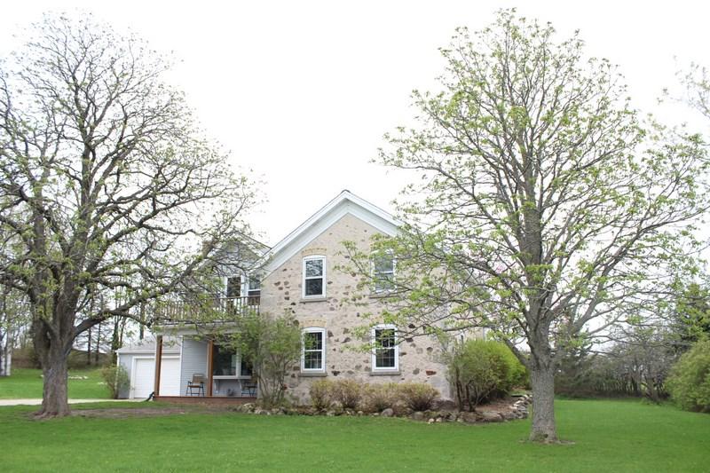 3349 Knollwood Rd, West Bend, WI 53095 photo 1
