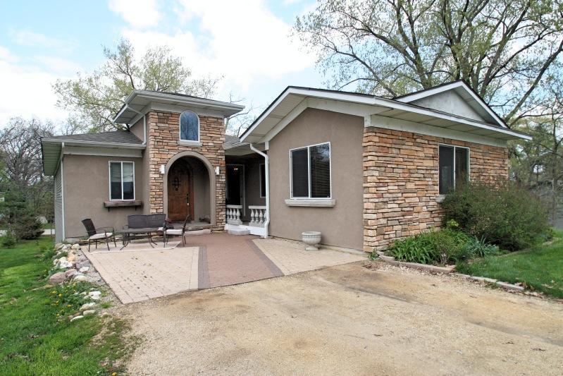 567 Berwyn Dr, Fontana, WI 53125 photo 1