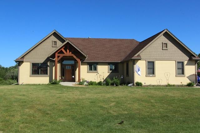 574 N Buth Rd, Dousman, WI 53118 photo 1