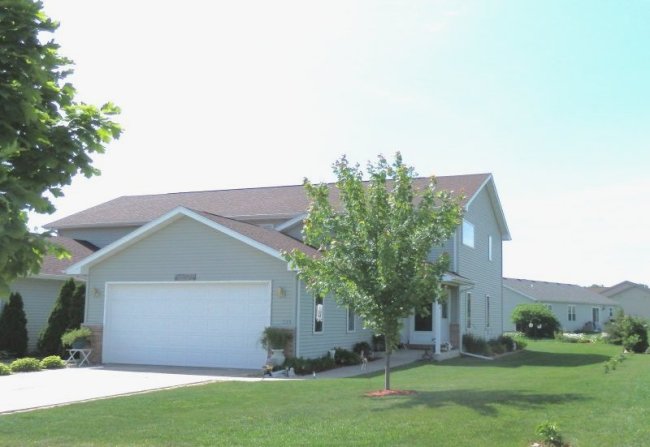 735 Bluegrass Trl, Waterloo, WI 53594 photo 1