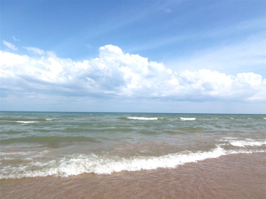 5276 Sandy Bch S, Belgium, WI 53004 photo 1