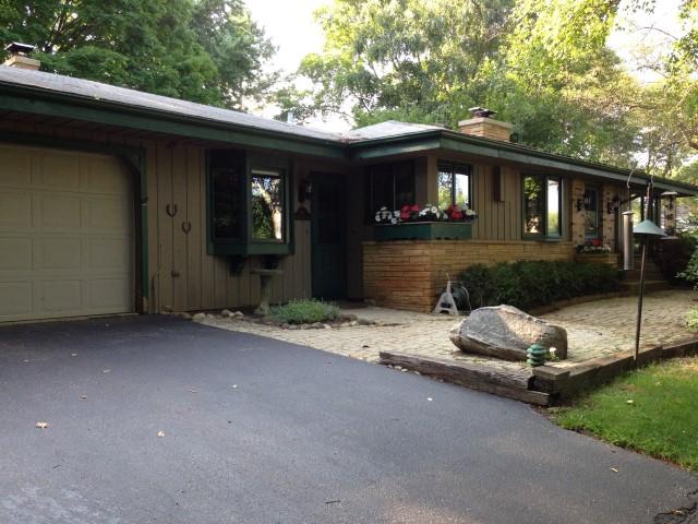 655 Poplar Creek Dr, Brookfield, WI 53045 photo 1