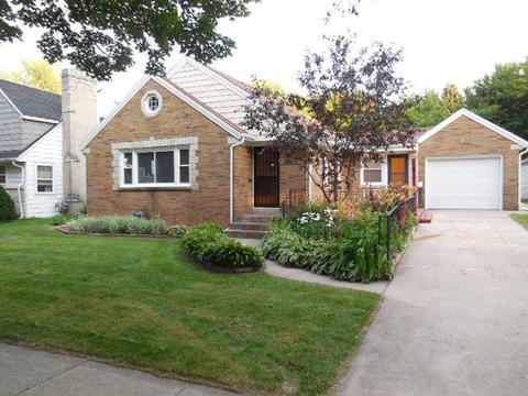 525 E Plainfield, Milwaukee, WI 53207 photo 1