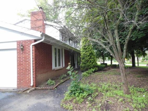 4430 S Caldwell Dr, New Berlin, WI 53151 photo 1
