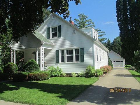 728 State St, Ripon, WI 54971 photo 1