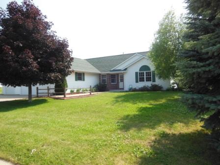 929 Mockingbird Ln, Plymouth, WI 53073 photo 1
