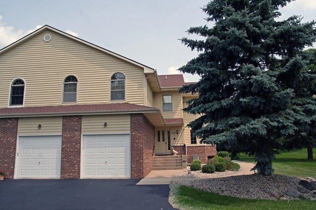 102 B Eagle Pointe Dr, Delavan, WI 53115 photo 1