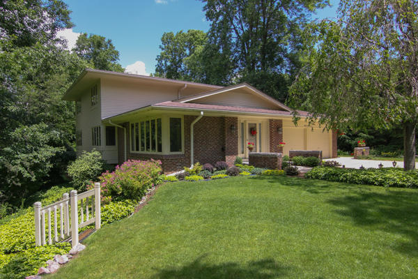 5207 Valley Trl, Racine, WI 53402 photo 1