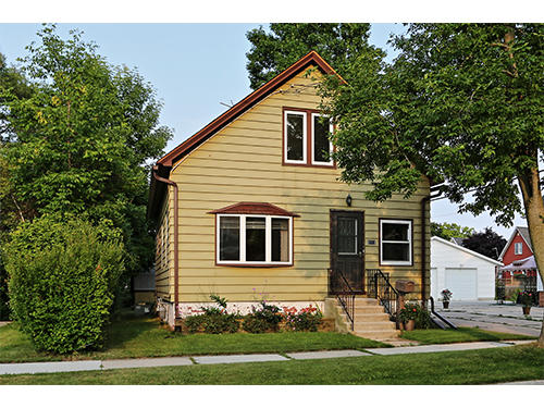 2113 Emmet St, Two Rivers, WI 54241 photo 1