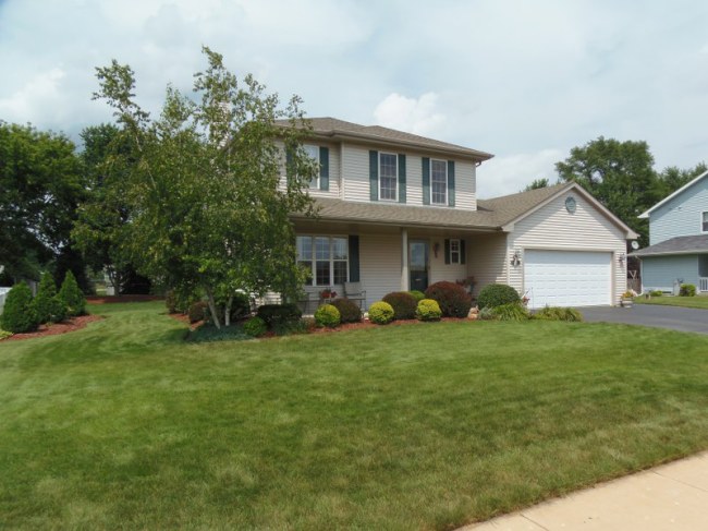 624 Estate Dr, Twin Lakes, WI 53181 photo 1