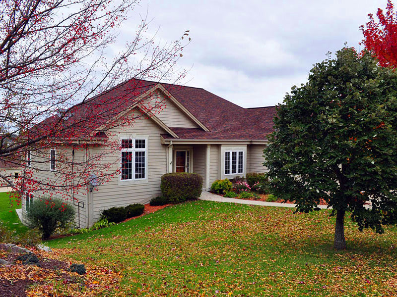 2700 Lavine Ln, Waukesha, WI 53189 photo 1