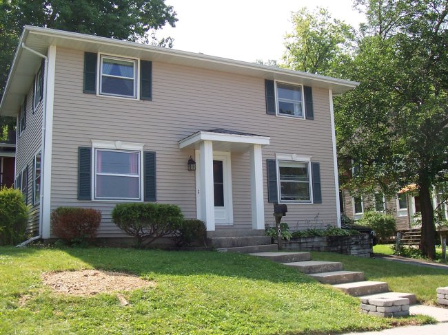 404 Park Ave, Pewaukee, WI 53072 photo 1