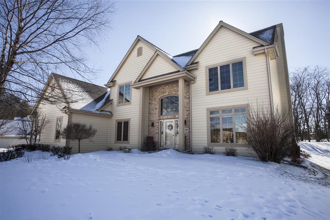 540 River Bluff Cir, Oconomowoc, WI 53066 photo 1