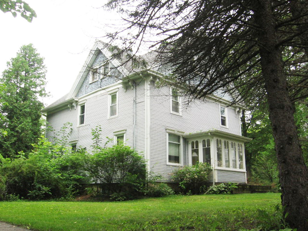 8833 W Mequon Rd, Mequon, WI 53097 photo 1