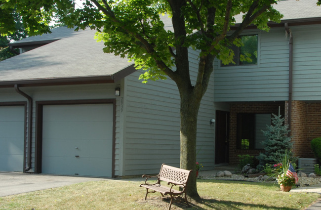 2939 Old Mill Dr, Racine, WI 53405 photo 1