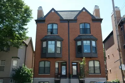 925 E Pearson, Milwaukee, WI 53202 photo 1
