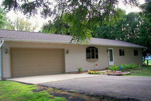 1011 Meadow St, Watertown, WI 53094 photo 1