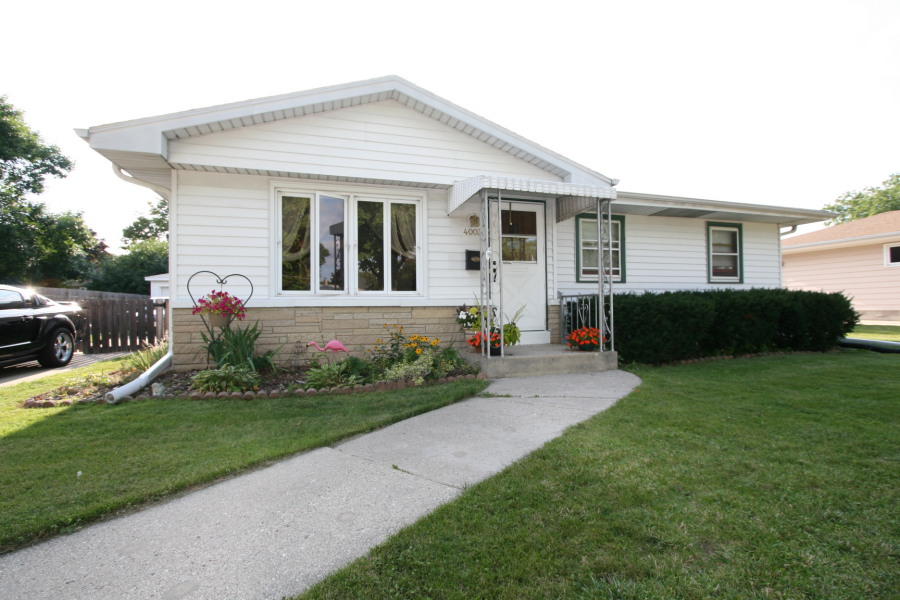4003 S 74th St, Milwaukee, WI 53220 photo 1