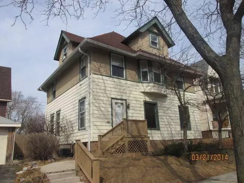 2112 E Webster, Milwaukee, WI 53211 photo 1
