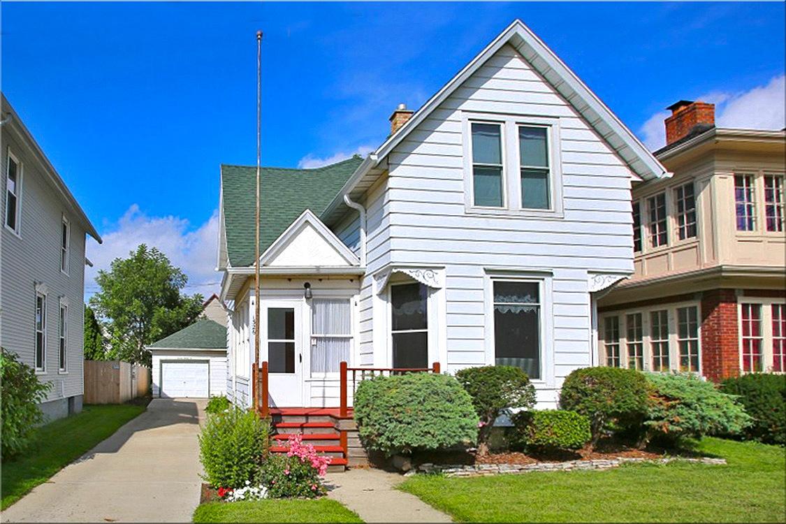 1326 Erie St, Racine, WI 53402 photo 1