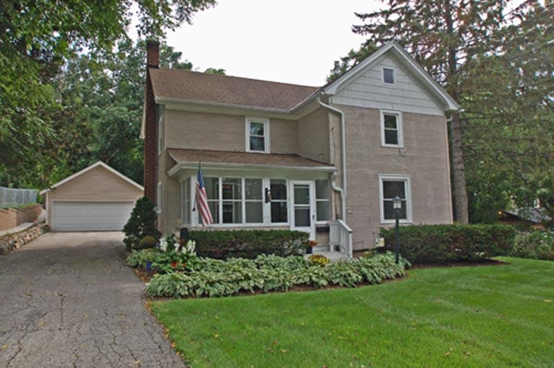 722 Main St, Delafield, WI 53018 photo 1
