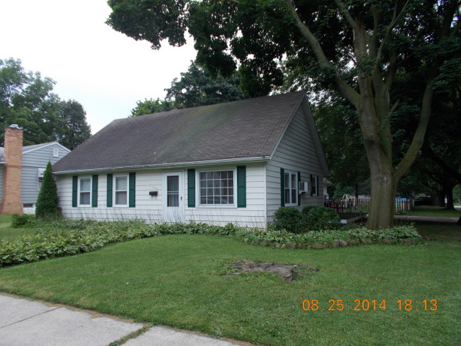 1204 Barnes St, Delavan, WI 53115 photo 1
