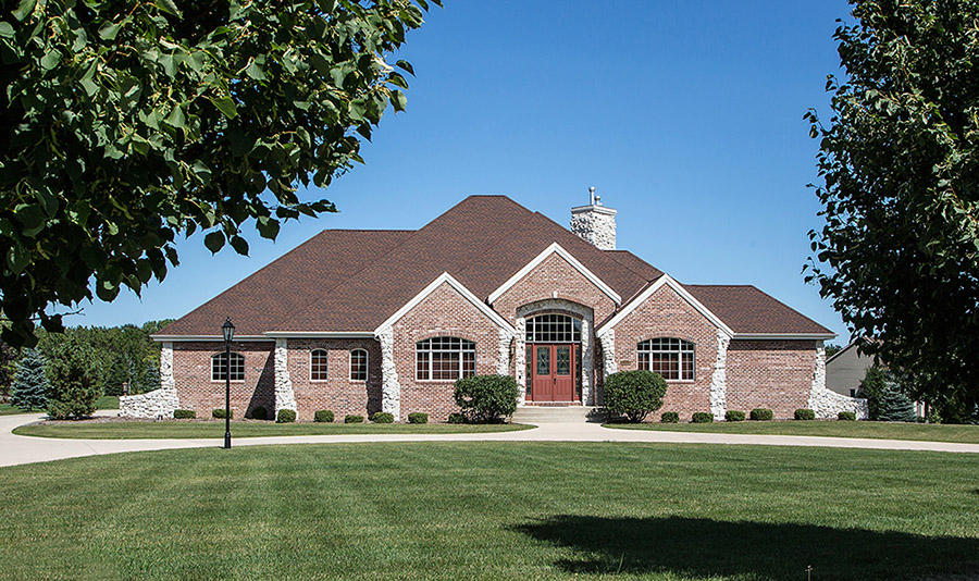5835 Stefanie Way, Caledonia, WI 53108 photo 1