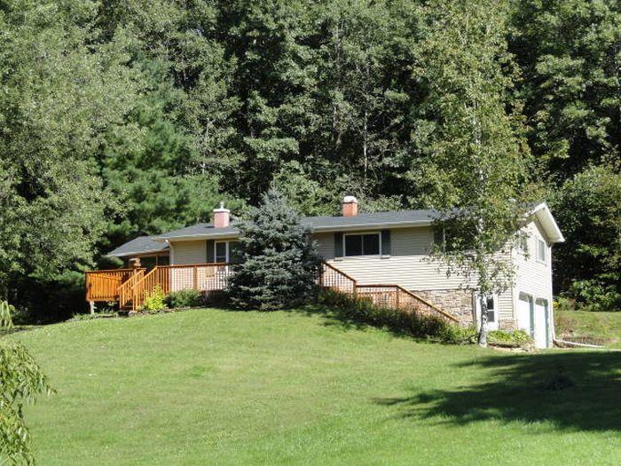 6060 Garland Ave, Sparta, WI 54656 photo 1