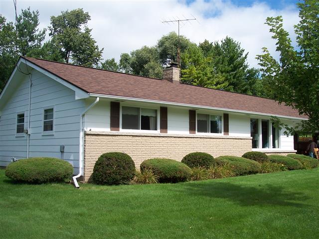 4555 Harvest Cir, Manitowoc, WI 54220 photo 1