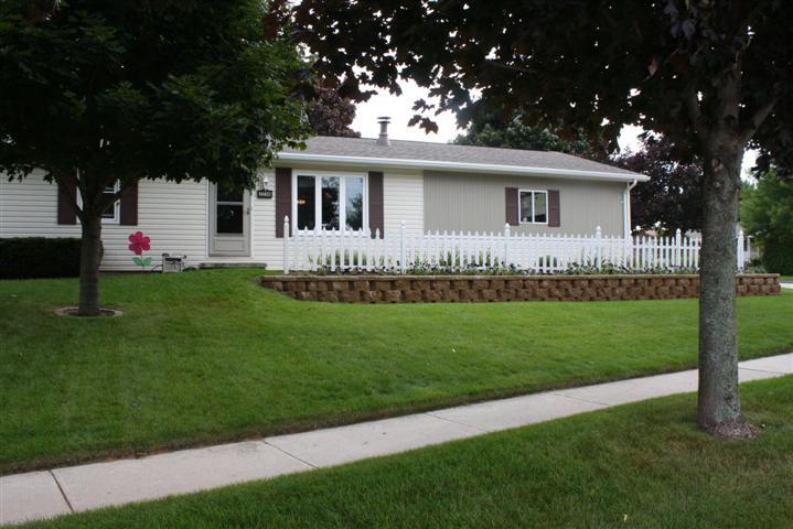 2239 S 13th St, Manitowoc, WI 54220 photo 1