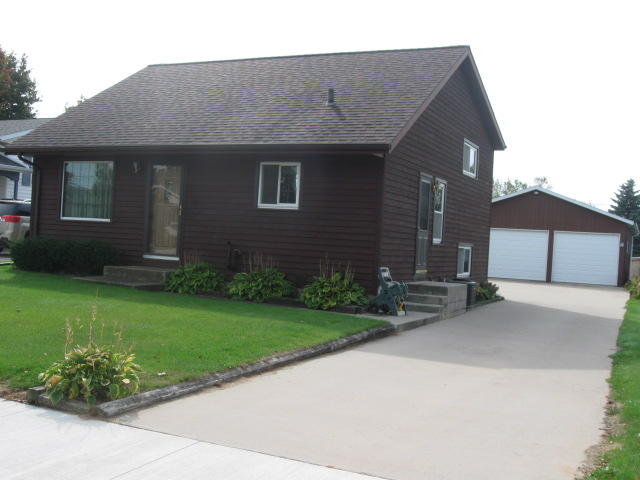 1119 33rd St, Two Rivers, WI 54241 photo 1