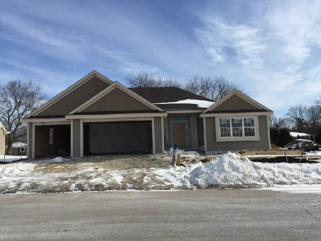 1227 Niagara Rd, Oconomowoc, WI 53066 photo 1