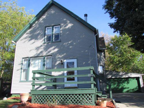 1104 Oak St, South Milwaukee, WI 53172 photo 1