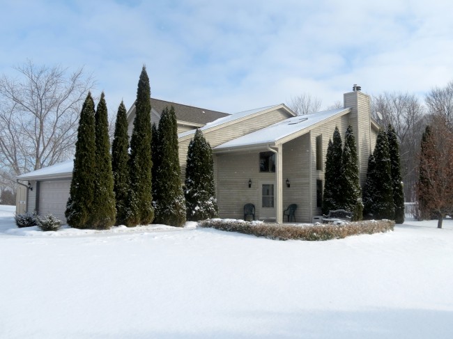 4810 Susan Lee Ct, West Bend, WI 53090 photo 1