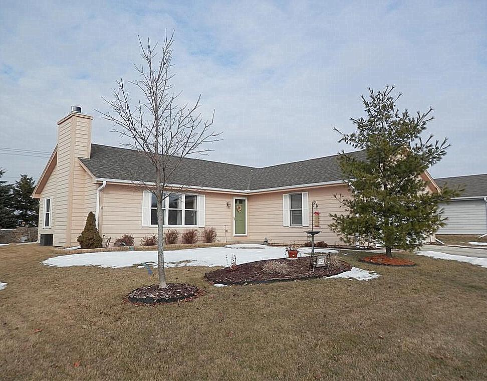 1020 Marie Ln, Johnson Creek, WI 53038 photo 1