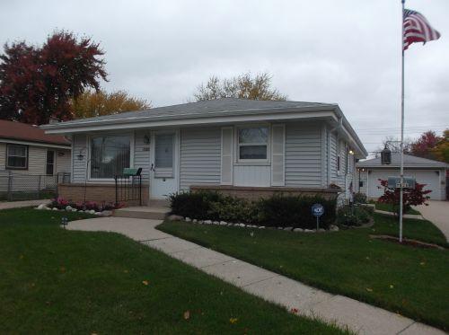 7826 W Brentwood Ave, Milwaukee, WI 53223 photo 1