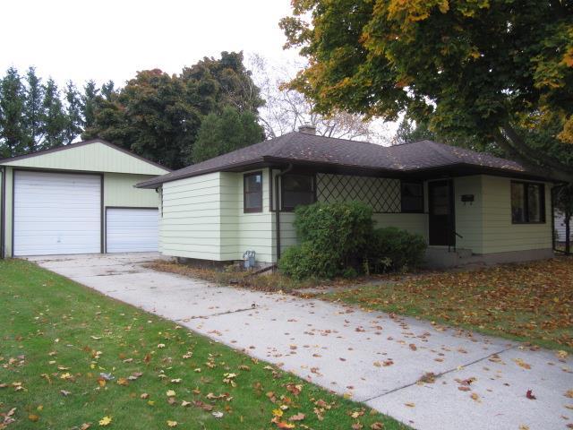 1111 S 35th St, Manitowoc, WI 54220 photo 1