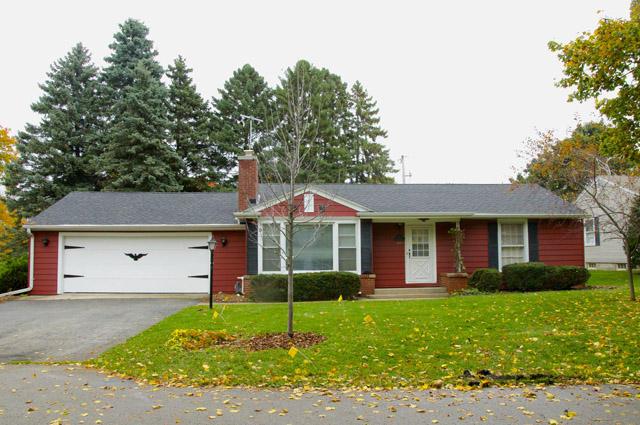 1215 W Colonial Dr, Racine, WI 53405 photo 1