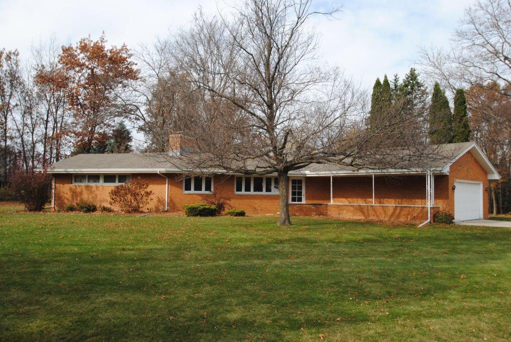 4527 S Oakwood Ter, New Berlin, WI 53151 photo 1