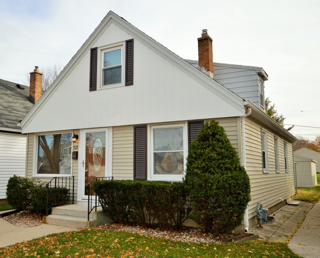 1131 E Van Beck Ave, Milwaukee, WI 53207 photo 1