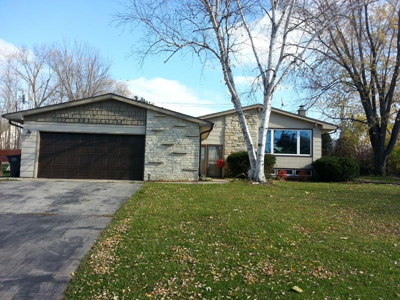 214 Lois St, Mukwonago, WI 53149 photo 1