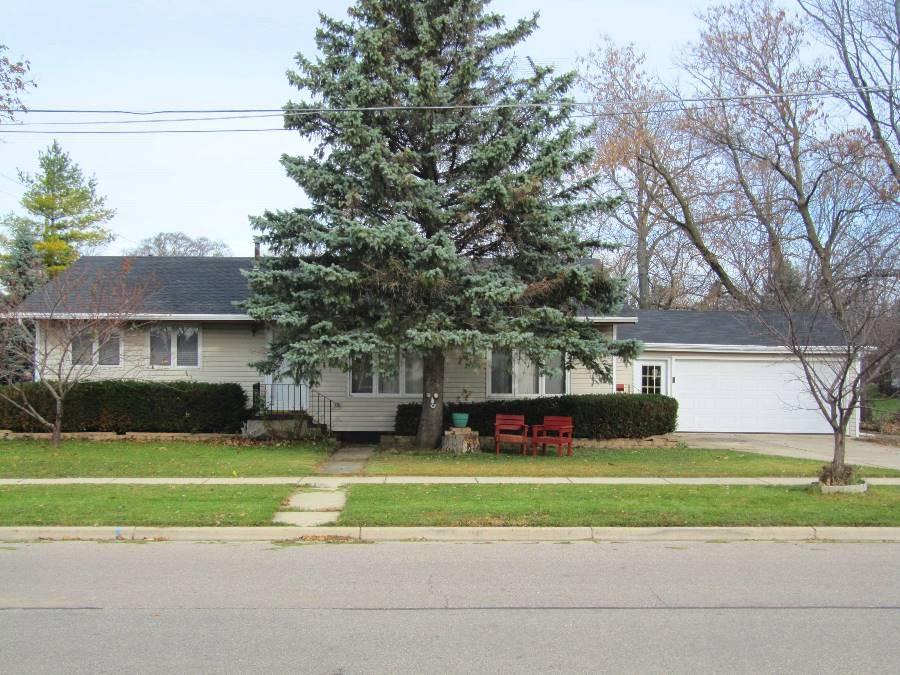 444 W Rockwell St, Elkhorn, WI 53121 photo 1