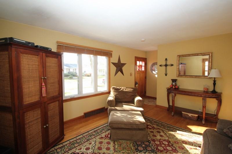 7938 W Townsend St, Milwaukee, WI 53222 photo 1
