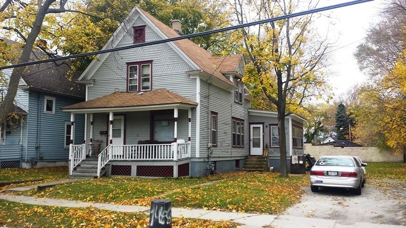 1302 68th St, Kenosha, WI 53143 photo 1
