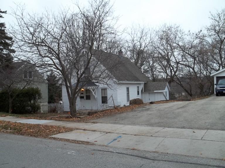 204 Fairview Dr, Plymouth, WI 53073 photo 1