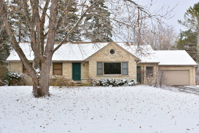 5026 W Willow Rd, Mequon, WI 53092 photo 1