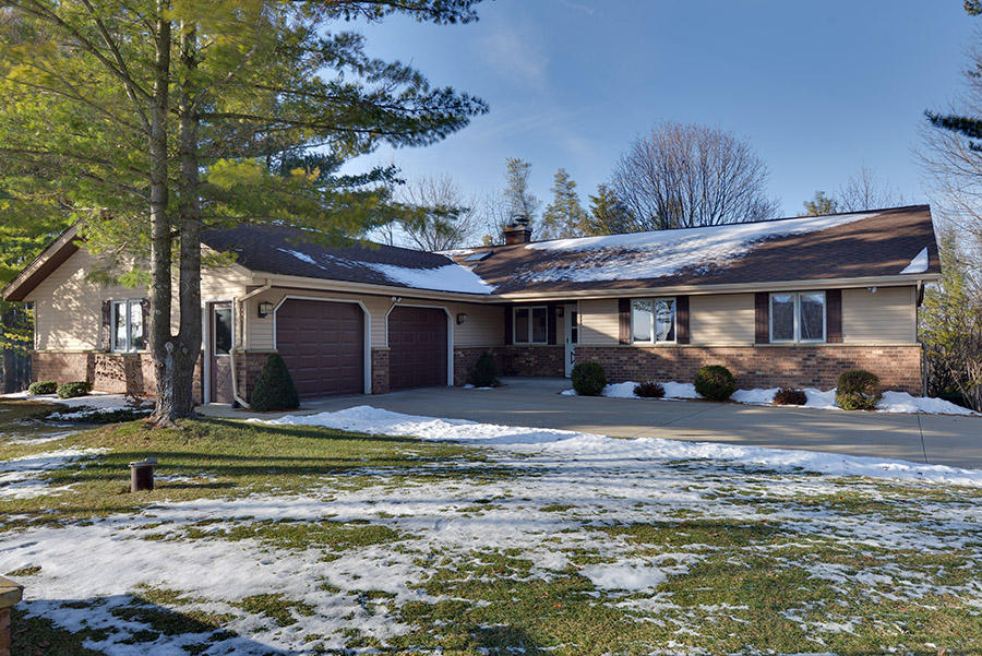 8511 Kettle Moraine Dr, Kewaskum, WI 53040 photo 1