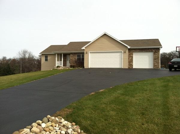 2939 Sun Meadow Ct, Delavan, WI 53115 photo 1